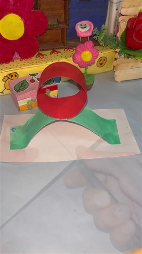 A simple paper idea dancing person that’s full of movement and creativity #😇#craft#shorts……