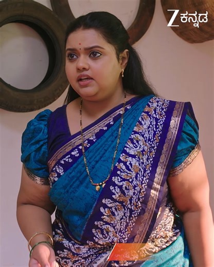 Zee Kannada on Instagram: "ಶಾರದಮ್ಮನಿಗೆ ಮಾದಪ್ಪನ ಮನೆಯೇ ನೆಲೆಯಾಗ್ತಿದ್ರೆ.. ವೀರಭದ್ರನ ಅನಾರೋಗ್ಯ ನಾಟಕವೋ? ನಿಜವೋ? ಅಂತ ಪಾರುಗೆ ಗೊಂದಲ ಶುರುವಾಗಿದೆ! ಅಣ್ಣಯ್ಯ | ಇಂದು ರಾತ್ರಿ 7:30ಕ್ಕೆ. ಸಂಪೂರ್ಣ ಸಂಚಿಕೆ ವೀಕ್ಷಿಸಲು Download ಮಾಡಿ‌ Zee5: https://zee5.onelink.me/RlQq/fkDownloadZEE5App #ZeeKannada #Annayya #Shivanna #Parvathi #ZeeOnTheGo"