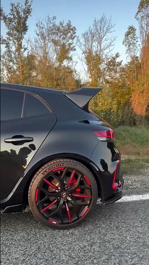 🔥 Renault Mégane 4 RS : la reine des sportives françaises ! 🇫🇷