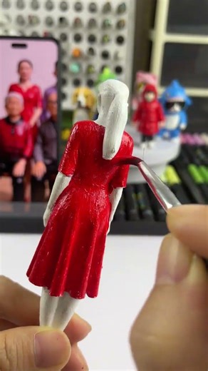 Personalize Your Figurines with Photo Upload - Customize Your Own Mini Me