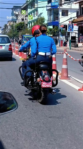 #CapCut #foryou #foryoupage #fypシ゚viral #traffic police = Kirti ...🫣😗🙏...........................