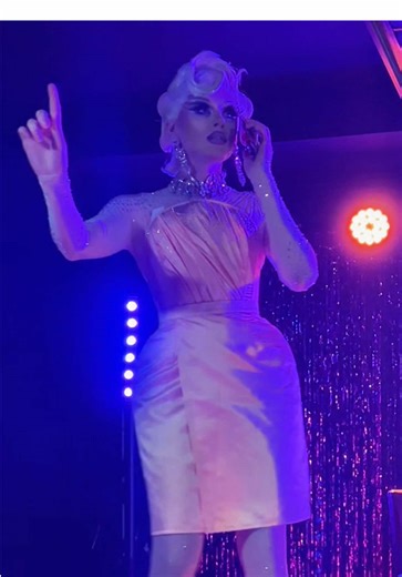 I don’t wanna talk... @GIARGIAME 🩷 Inspo: @preciouspaulanicole 💇🏼‍♀️: @𝔸𝕞𝕟𝕖𝕤𝕚𝕒 𝕎𝕀𝔾𝕊 👗 : @La Prada Body: @Raven Idoll Corset: @Gioffrè @Albah Bernaux Gown: @Denis.ansermin 💍: @Aster Lab 🍑: @essential.drag Body: @bootyqueshop 📍: @circologagarin #dragqueen #dragrace #perteeeee #foryoupagе