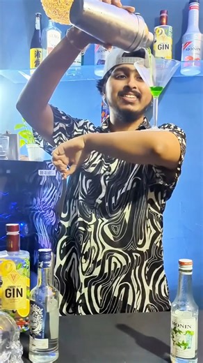 Green Rum Smash Cocktail 💚 | Easy Refreshing Rum Drink Recipe 🍹🔥