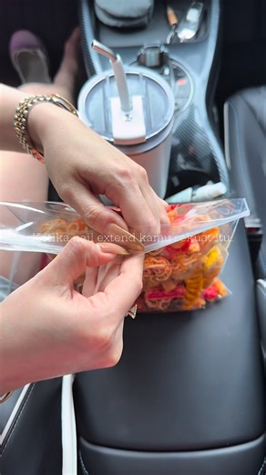 Felicia Natalia | Ya memang kalo kuat ga copot di tengah acara ☺️ . Canoe tips extensions @fn_beautystudio . #nailextend #nailart #extensionkuku... | Instagram