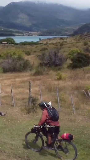 🚴‍♀️🌊 BIKERAFT 💥 Cicloaventura sem limites! Cicloturismo rafting = desafios superados! Veja a autonomia deste casal de ciclistas. 🌿 📍 Lago Tranquilo, Aysén, Chile. 🚴🏾‍♀️🚴🏼 Inspire-se com essa aventura única! ✨ #bikepacking #bike #packraft #bikerafting #patagonia #cicloturismo #raft 🚵‍♂️🌊 Repostado de Ivan Mendes | Lobi Ciclotur