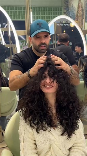 Hair Transformation with Alfred: Expert Color Techniques