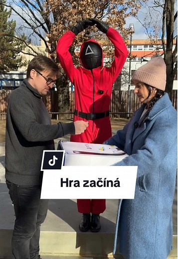 🎮 Aukro challenge: PS5 vs. úklid Jediná hra rozhodne, jestli si odneseš PlayStation 5, nebo začneš třídit harampádí. Zkus Gonggi a zjisti, jestli tě čeká výhra, nebo smeták a hromada inzerátů na Aukru! 😏 #aukro #soutez #squidgame #gonggi #challenge #playstation5 #vyhra #ps5