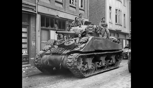 German Troops Never Knew American Sherman Tanks Had The World’s Most Advanced Radios