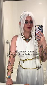 Shadowheart Cosplay from Baldur's Gate 3