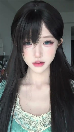 Transforming into a Sweet Sister: Pastel Makeup Magic