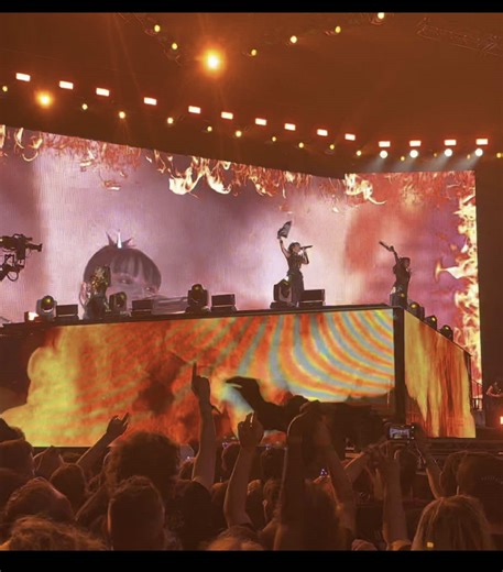 Babymetal - PA PA YA!! Live in London O2 Arena