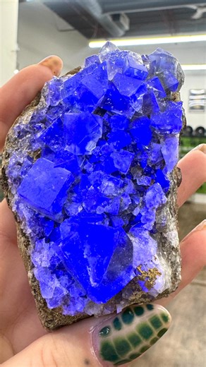 Fluorite gets its name from its history being used as flux, not because it’s fluorescent! But fluorescence gets its name from fluorite! ✨ #crystalcommunity #crystals #mineralspecimen #crystalcollector #fluorite #fluoritecrystal #mineralcollection #fluorescent | Rubble Rock and Gem