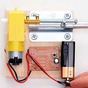 104K views · 58 reactions | La serrure de porte électronique FAIT MAISON ! | Brico Enfants | Facebook