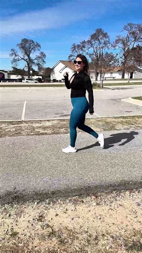 Move with confidence 💙🖤 #Workout #OOTD #Style