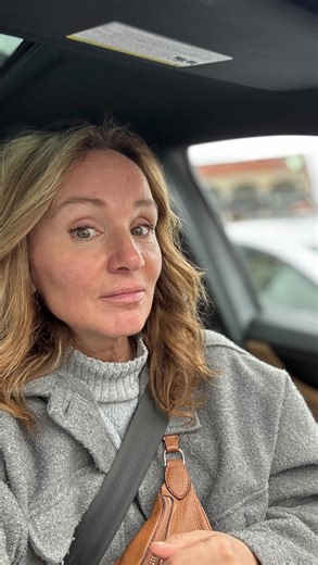 Cynthia Currie on Instagram: "Ear Massage Points to Look Younger Naturally!✨ Your ears aren’t just for earrings—they’re full of powerful pressure points that can: 👂 Boost circulation 💆‍♀️ Relax facial tension 🌟 Help lift and tone your face I pair this with my daily collagen for even better results—inside and out. Want to try the new collagen I’m testing? 👇 Comment COLLAGEN and I’ll send you the info! #AgingWell #EarMassage #FacialMassage #LookYoungerNaturally #CollagenGlow #GlowFromWithin #O