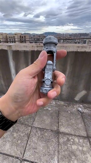 Spinner with a soft bullet launcher #stressreliever #launcher #viralreelsfacebook #stressrelief #toys | Dyolf Zetineb