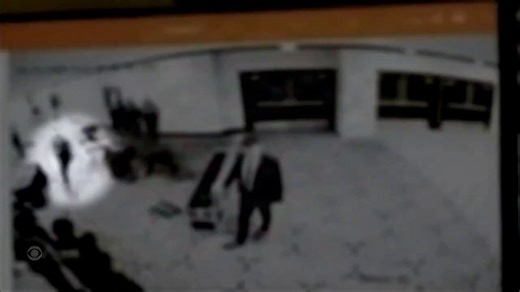 ¡ESCÁNDALO! El asesino que intentó matar a Donald Trump no merece burlas… merece JUSTICIA.El presidente Trump dijo sobre el cobarde que quiso asesinarlo: “¡Digo, corrió como… creo que la NFL debería ficharlo!” “Era rápido. Cuando lo ves, es casi como un borrón. Corrió 45 yardas, atravesó la cerca y ¡boom!”Pero la realidad es otra: Ese hombre no era un atleta. Era un miserable asesino que planeó a sangre fría acabar con la vida del presidente de Estados Unidos.