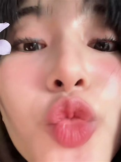 1 ngày live 2 lần tổng cộng 3 tiếng, chu mỏ 1000 lần 😚😚 và sau đó bị cấm chat 🤣🤣 #mable_siriwalee