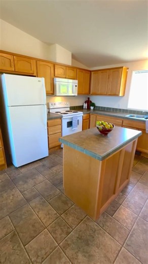 Move-In Ready Oregon Property with Shop, Views & Room to Roam