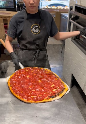 Crunchy pepperoni pizza #pizza