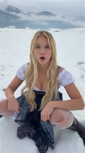 Lena Polanski on Instagram: "If we have angels on snow… how do we call this? #usa"