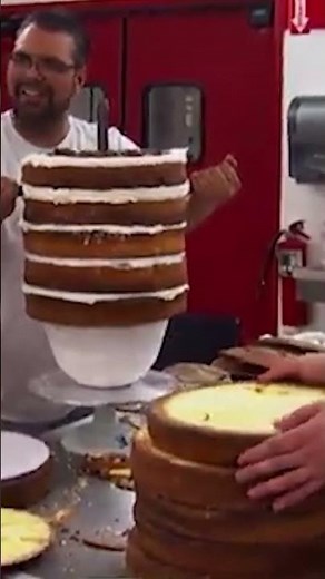 Will This Cake Crash? | Cake Boss S5 E15 | discovery+ India