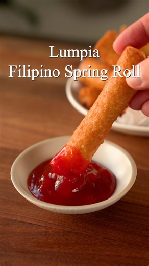 Let’s make Lumpia (Filipino Spring Roll) that you need to try with banana ketchup! Full Recipe is on our Blog, LlNK is in our Bl0! Just type “ROLL” in the search!❤️ #lumpia #filipino #filipinodish #springrolls #takeoutfood #easyrecipes #recipes | Two Plaid Aprons