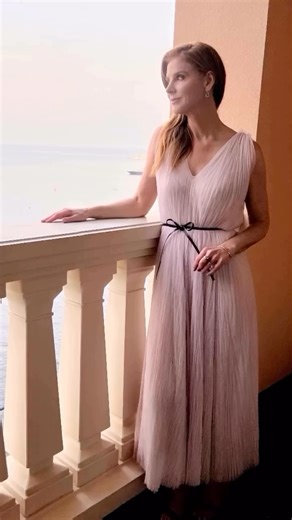 Sarah Rafferty Source | ✨ Still here ❤️ 64th Monte-Carlo Television Festival 😍 Follow @sarahraffertyupdates #sarahrafferty #donnapaulsen #suitors #suitsonusa... | Instagram