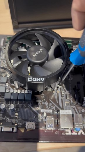 2.4K views · 11 shares | Voici les coulisses du montage d’un PC sur mesure. Les pièces prennent forme petit à petit, chaque câble trouve sa place, et la machine commence à prendre vie. ✨ #informatique #fixsystem #guebwiller #reparation #ordinateur #pcgaming | FixSystem | Facebook