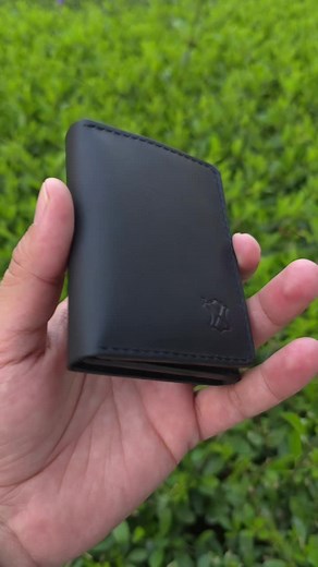 Hand-Stitched Leather Wallet: Craftsmanship Meets Design