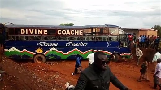 VIDEO: Passengers were Sunday evening stranded after a Divine Coaches bus got stuck and blocked the Koboko–Yumbe Road following heavy rain. The bus became immobile in the mud, disrupting traffic along the 105-km Koboko–Yumbe–Moyo Road, which is currently under construction. 📹Robert Elema | Daily Monitor