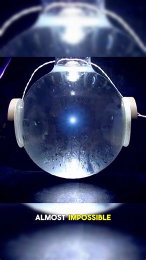 Scientists can make a tiny bubble produce a flash of light inside water😳