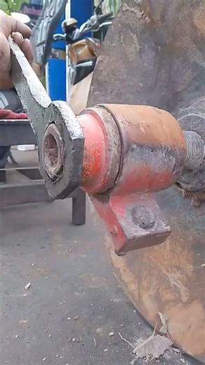 Barrel hinge, which often contains a greased ball bearing for smooth operation. #mechanic