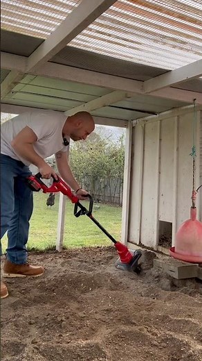 How to clean your Chicken Run #chicken #howto #homestead