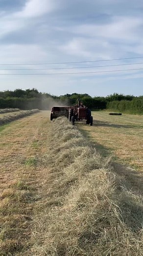 Grandads tractor and baler dojng her annual small bales yesterday. When the baler wants to work she is a beauty! 🤩 | Bridge Farm Produce
