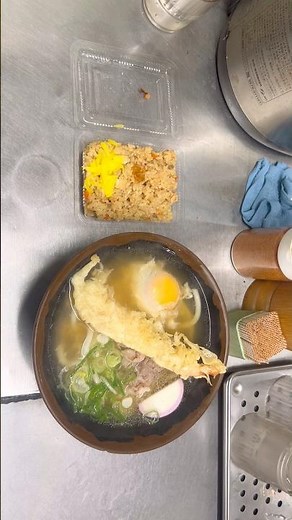 【新世界】ジャンジャン横丁 立ち食い《うどんそば 松屋》にて 《スペシャルうどん》と《かやくご飯》を頂く 激安・コスパ最強・コスパ最高 大阪グルメ／食べ歩き