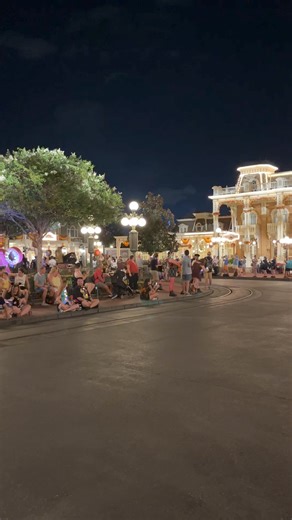 Monday Morning Motivation - With each passing day, we are ever closer to the ride of the Headless Horseman 🐴 🎃 | Doctor Disney