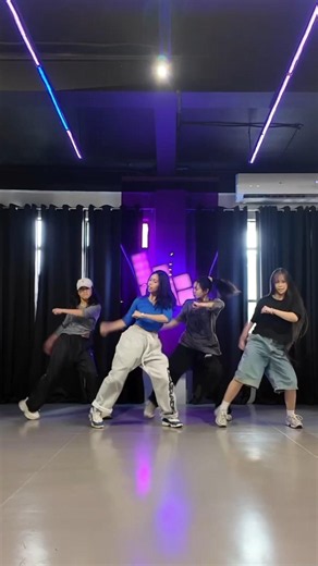 Iconic Mek it bunx up #dancechallenge with #alphaph_trainees! #mekitbunxupdancechallenge #dancetrend