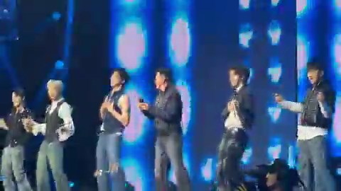 GARY V 🫱🏻‍🫲🏼 BGYO WATCH: Gary V brings out P-pop boy group BGYO during his set at the ASAP XP show, with him saying before the quintet went onstage, “Let me bring out the guys whom I believe in.” | @HMallorcaINQ