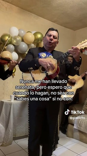 La Serenata y el Perfume de Gardenia: Un Sueño