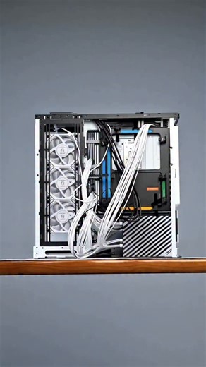 ASUS ROG ASTRAL RTX 5090 & RYZEN 7 9850X3D🤴 ULTIMATE WHITE GAMING BEAST🌍 | Pc Builder