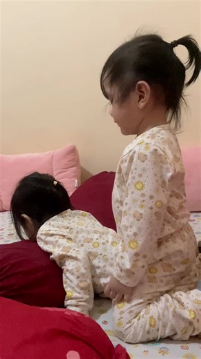 Kidz Keren: Serunya Tantrum dan Tawa Bayi Kembar