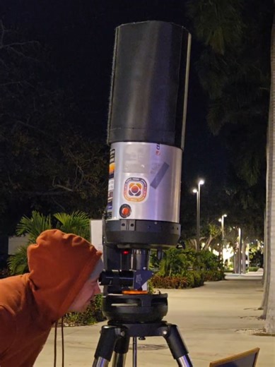 A typical night at sidewalk astronomy in St. Pete, Florida. I'll be in town for 20 more days—then I get back on the road and continue the my journey throughout the American west, where the skies are clear, the stars are scattered by the thousands, and the magic of the universe shines above us every night. I also need to get back to my deserts, mountians, and forests. I miss them!! #telescope #cosmos #astronomy #stpetefl #scicomm