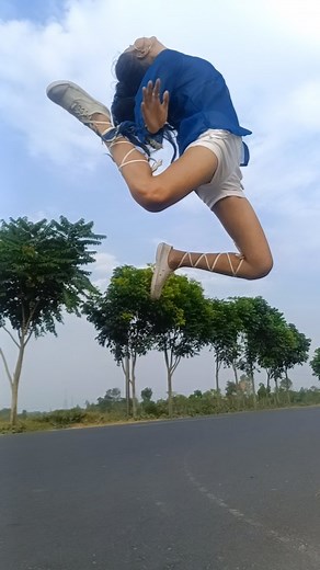 Neha Roy on Instagram: "Hip-hoper mujhe pyar to kar 🪩 ..... .. ."