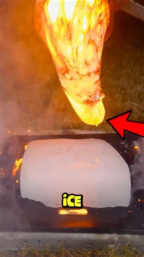 What happens if you pour lava onto the ice?!❄️😱