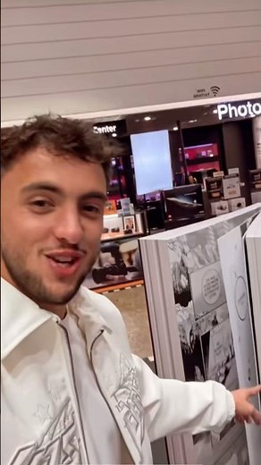Inoxtag goes to Fnac and he was blown away!! #inoxtag #humor #fnac #michou #instinct #manga