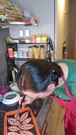 Nouvelle recette de fêtes : Bûche chocolat blanc et framboise 😍 avec une génoise inratable et une ganache montée express et facile 🎄 #30ansguydemarle #lesplaisirsculinairesdemaite #mercipourvotresoutien #ohralovers #noel #christmas2025 #buchedenoel #framboise #ganachemontee | Les Plaisirs Culinaires de Maïté