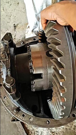 Differential Crown Gear Installation Process ⚙️ Truck Axle Repair #Shorts