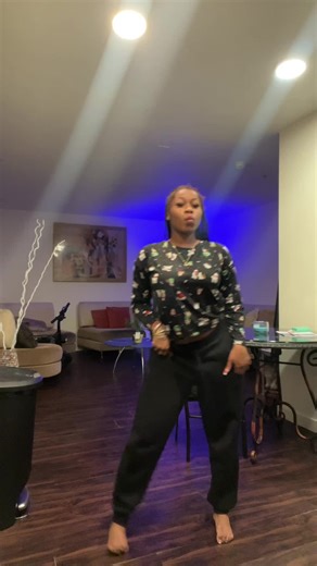 Bow bow bow #fyp #idk #dance #foryoupage | dancing