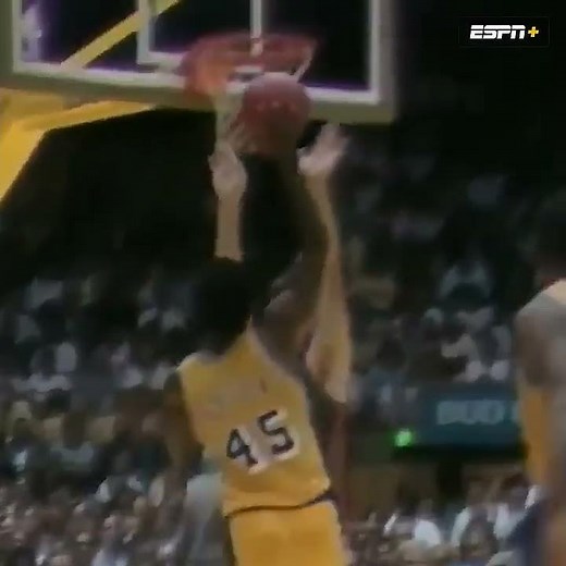 Dennis Rodman turns 61 today 🎉 his highlight reel is one a kind 🎥